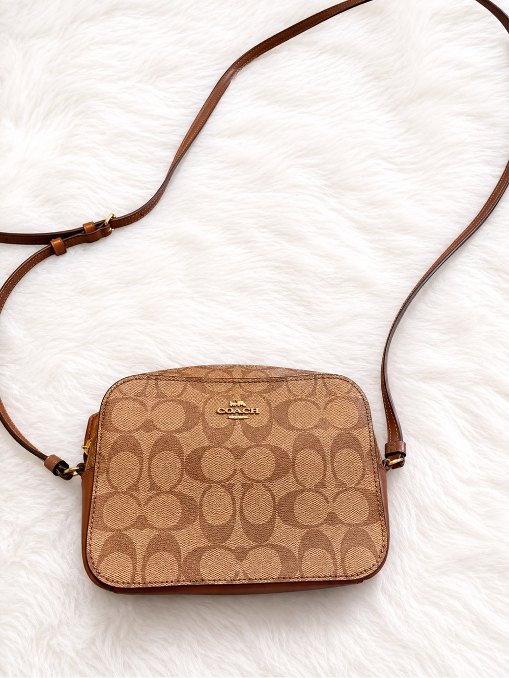 Coach Signature  Camera Crossbody Bag – Brand New with Tags